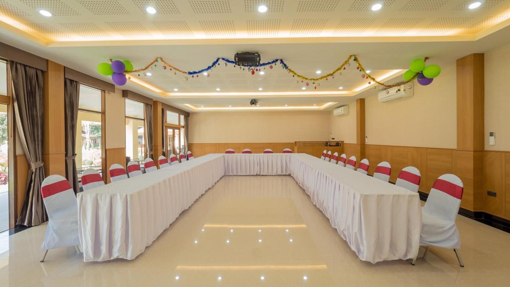 Au Place Hotel Loei Exterior photo